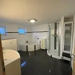 Ganzes Reihenhaus In *